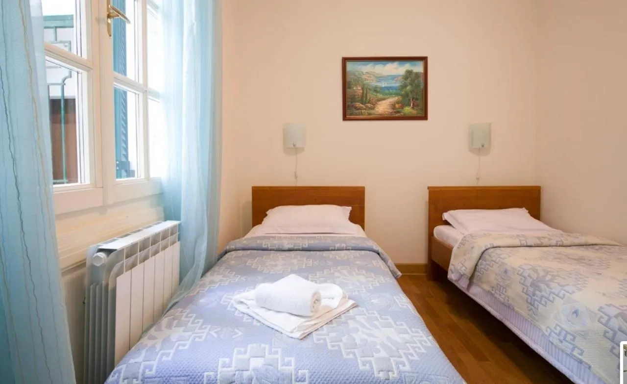 Sale, four bedroom apartment, 95m², Sveti Stefan, Budva