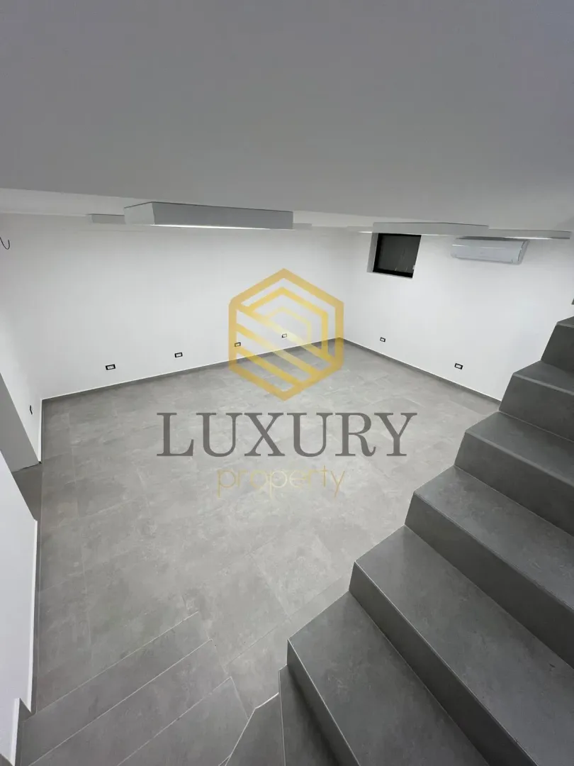 Rent, office space, 95m², City Kvart, Podgorica