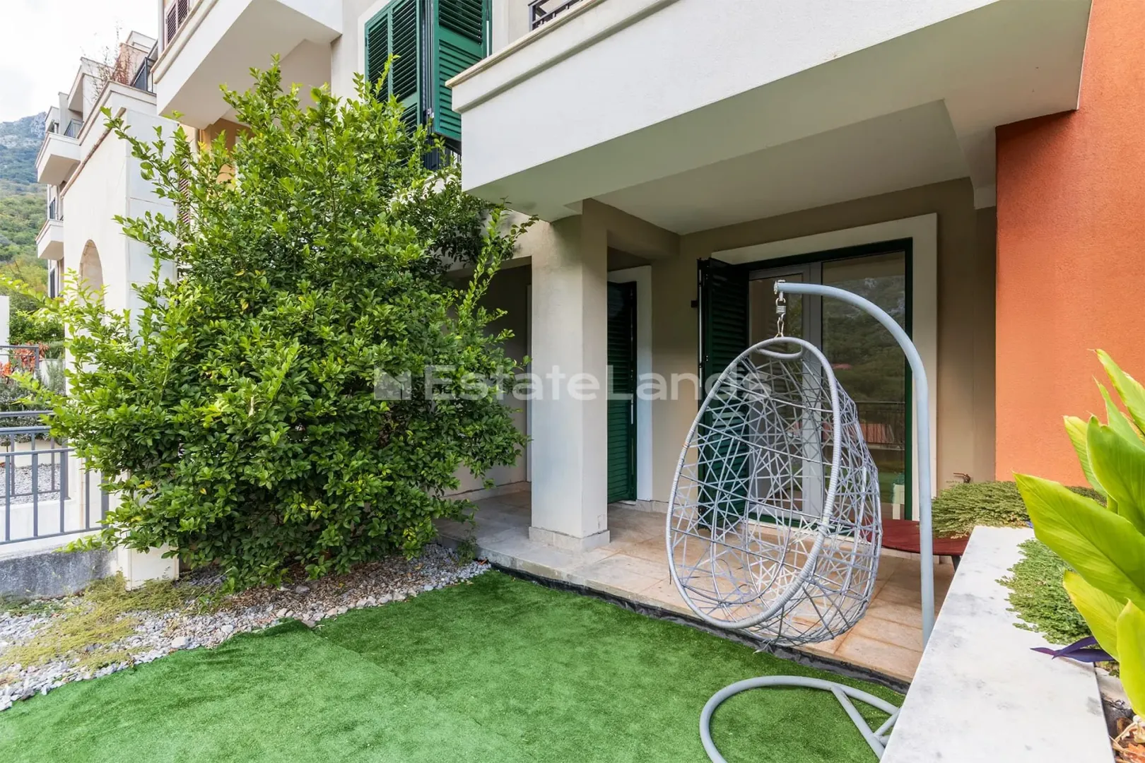Prodaja, trosoban stan, 97m², Morinj, Kotor