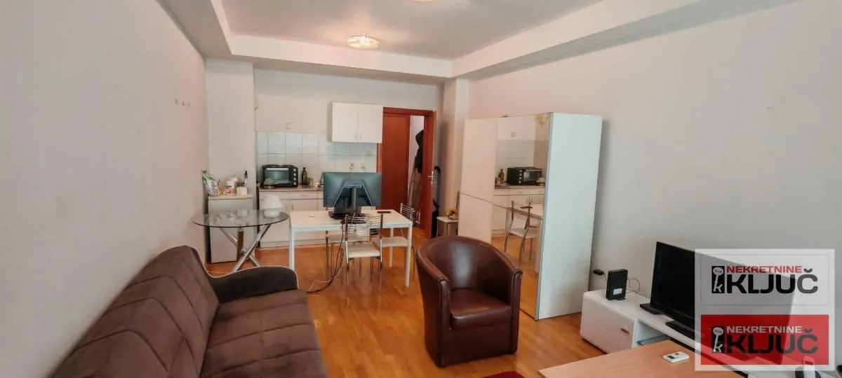 Izdavanje, garsonjera, 33m², Spens, Novi Sad Sve Podlokacije
