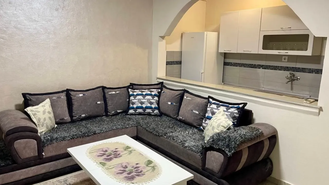 Izdavanje, dvosoban stan, 80m², Zelenika, Podgorica