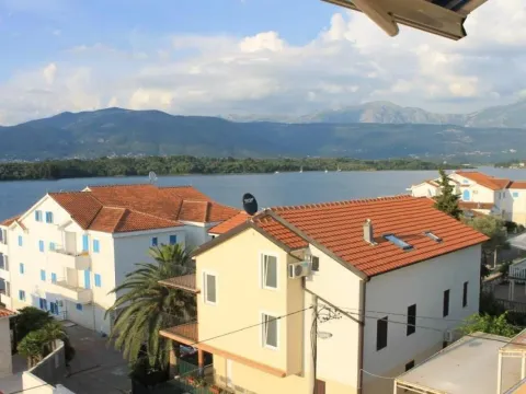 Prodaja, jednosoban stan, 40m², Luštica, Tivat - image 1