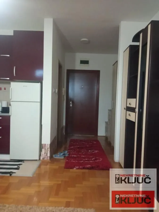 Izdavanje, garsonjera, 25m², Centar, Novi Sad