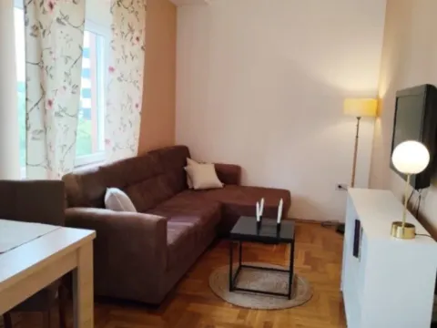 Izdavanje, garsonjera, 23m², Preko Morače, Podgorica