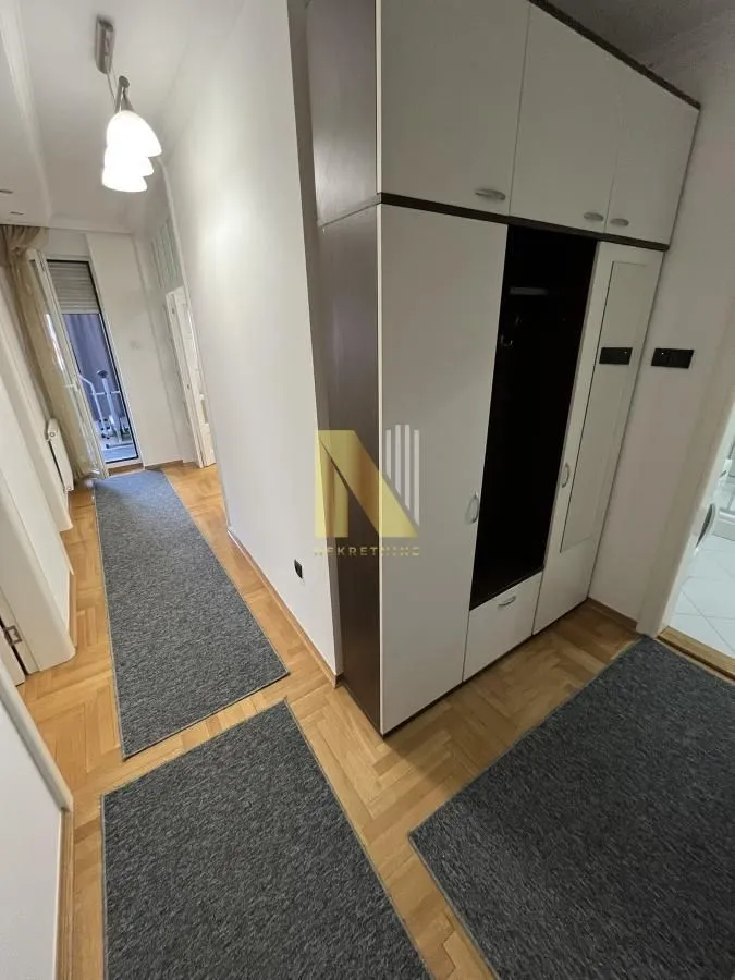 Izdavanje, trosoban stan, 69m², Bulevar Oslobodjenja, Novi Sad Sve Podlokacije