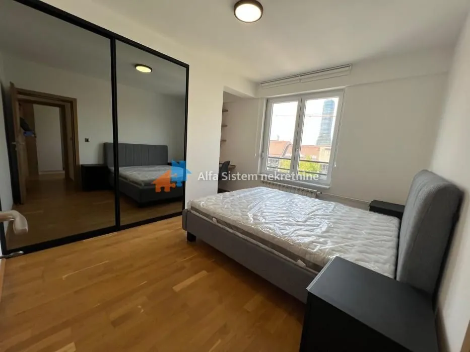 Izdavanje, četvorosoban stan, 100m², Sarajevska, Beograd