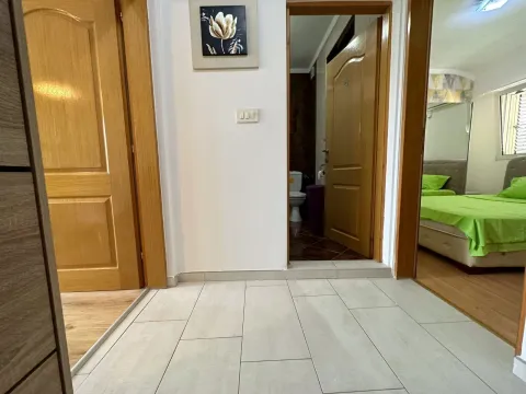 Izdavanje, jednosoban stan, 50m², Tivat, Crna Gora - image 10