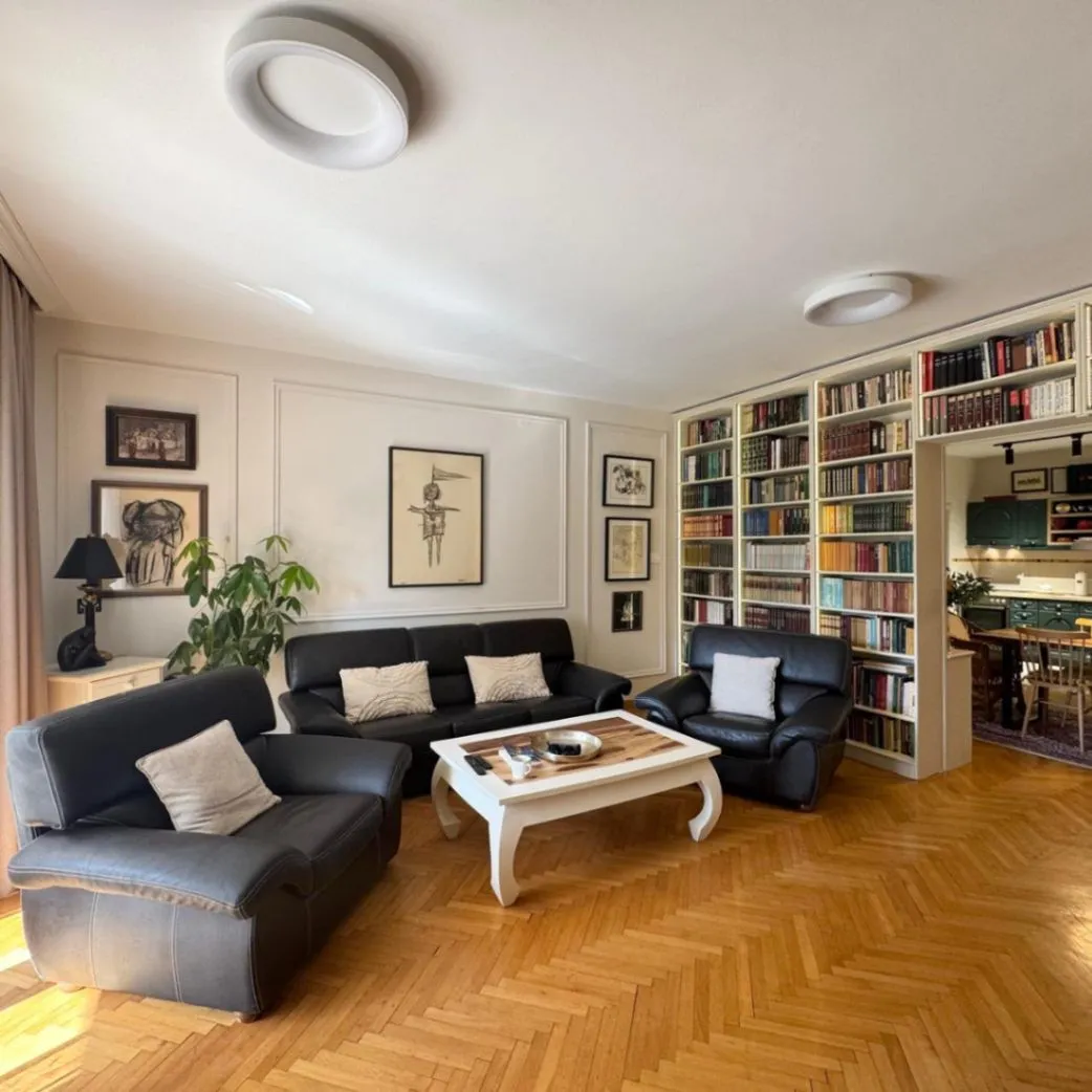 Izdavanje, trosoban stan, 145m², Momišići, Podgorica