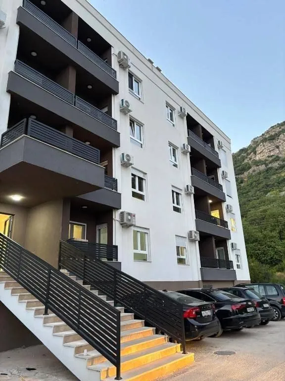 Rent, one bedroom apartment, 44m², Lazi, Budva