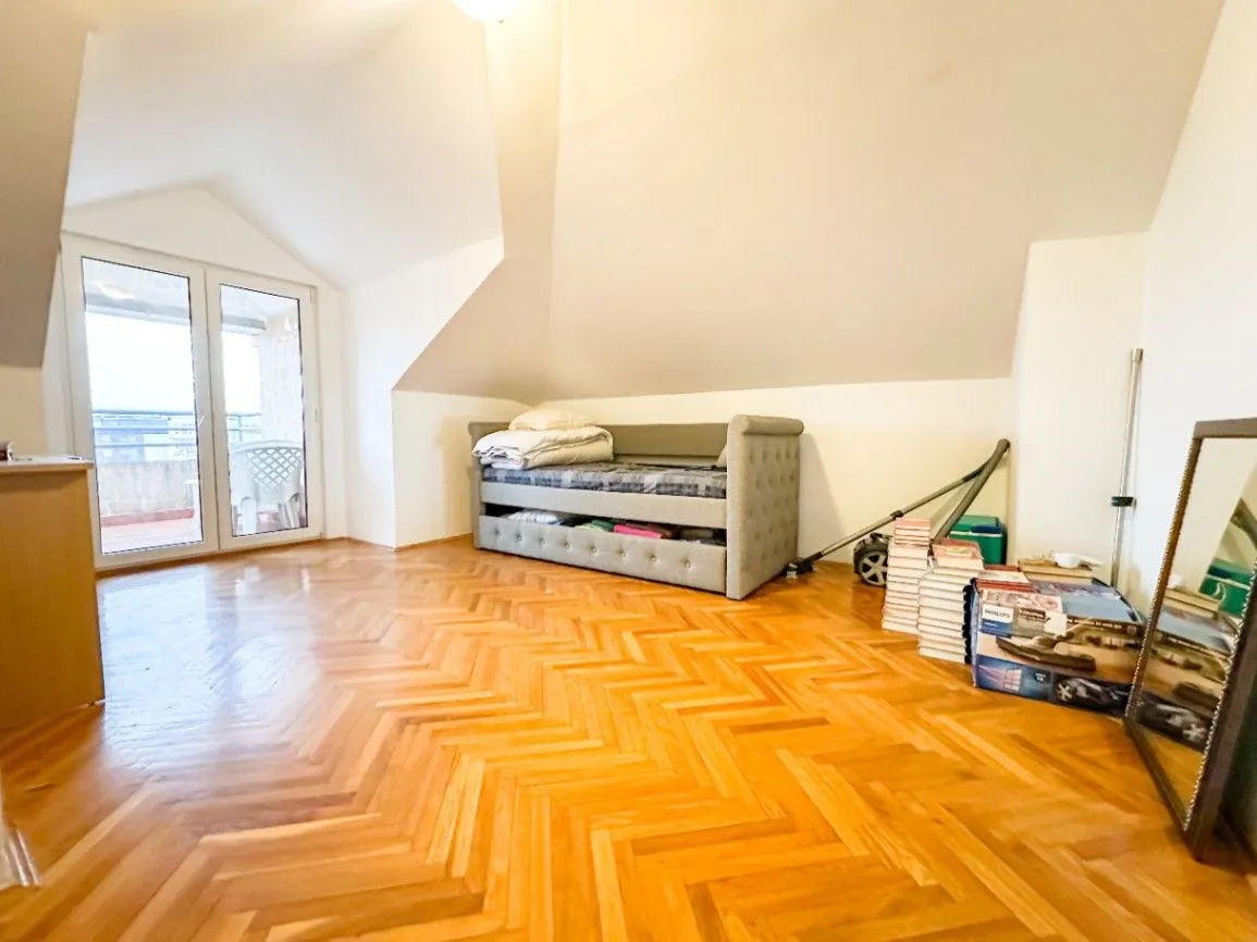 Prodaja, trosoban stan, 91m², Stari Aerodrom, Podgorica
