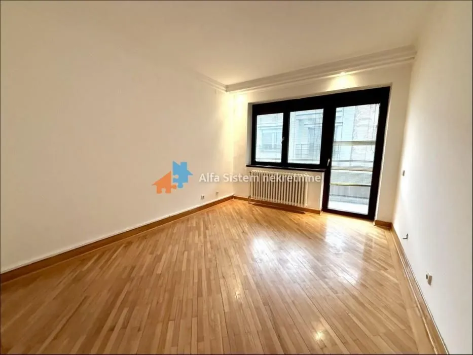 Rent, office space, 147m², Kalenić Pijaca, Vračar Sve Podlokacije