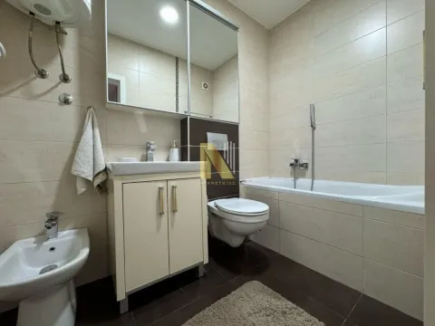 Izdavanje, trosoban stan, 78m², Centar, Novi Sad - image 10