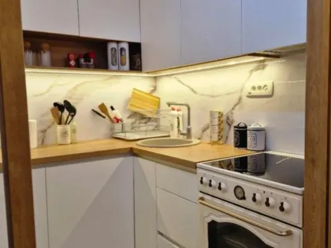 Prodaja, jednosoban stan, 39m², Centar, Tivat - image 11