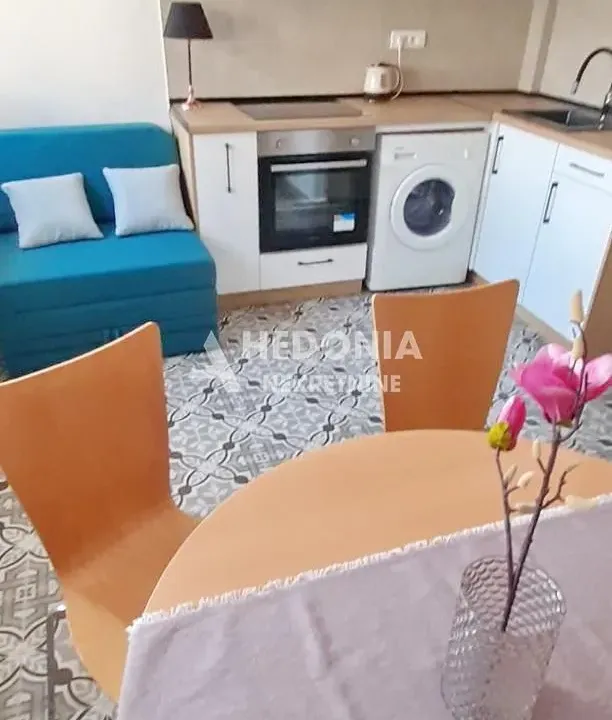 Izdavanje, dvosoban stan, 35m², Stari Grad, Beograd