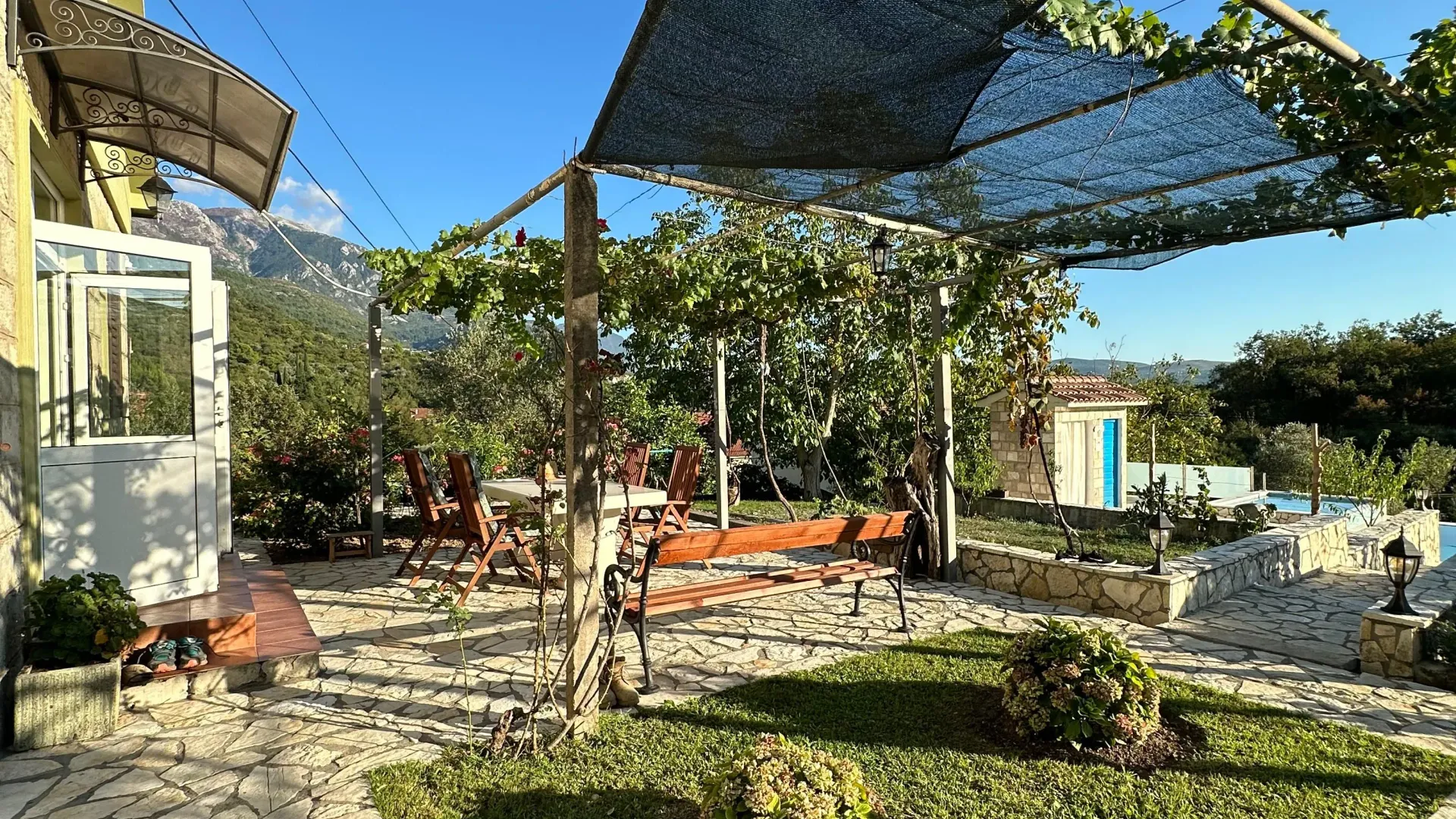 Sale, house, 110m², Gradiošnica, Tivat