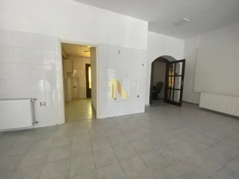 Izdavanje, poslovni prostor, 97m², Petrovaradin, Novi Sad - image 6