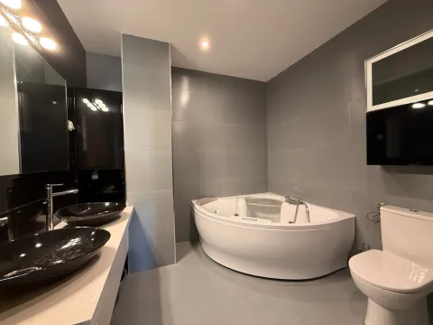 Prodaja, trosoban stan, 120m², Podgorica, Crna Gora - image 3