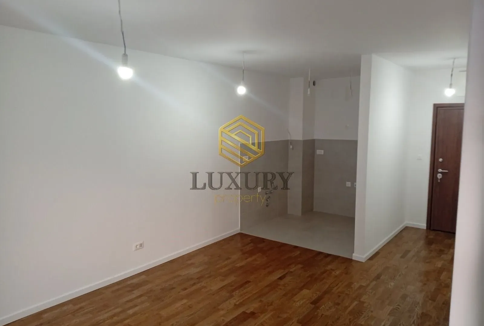 Izdavanje, jednosoban stan, 45m², Stari Aerodrom, Podgorica