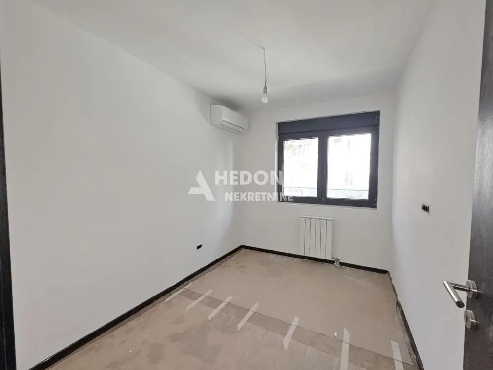Prodaja, trosoban stan, 66m², Čubura, Beograd
