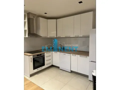 Izdavanje, trosoban stan, 89m², Stari Grad, Beograd - image 2