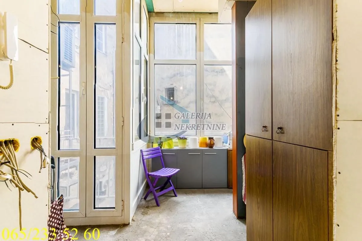 Sale, two bedroom apartment, 86m², Kalenić Pijaca, Vračar Sve Podlokacije