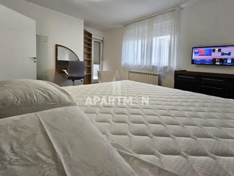 Izdavanje, trosoban stan, 80m², Vračar Sve Podlokacije, Beograd - image 8