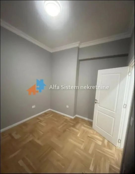 Izdavanje, trosoban stan, 70m², Savski Venac, Beograd