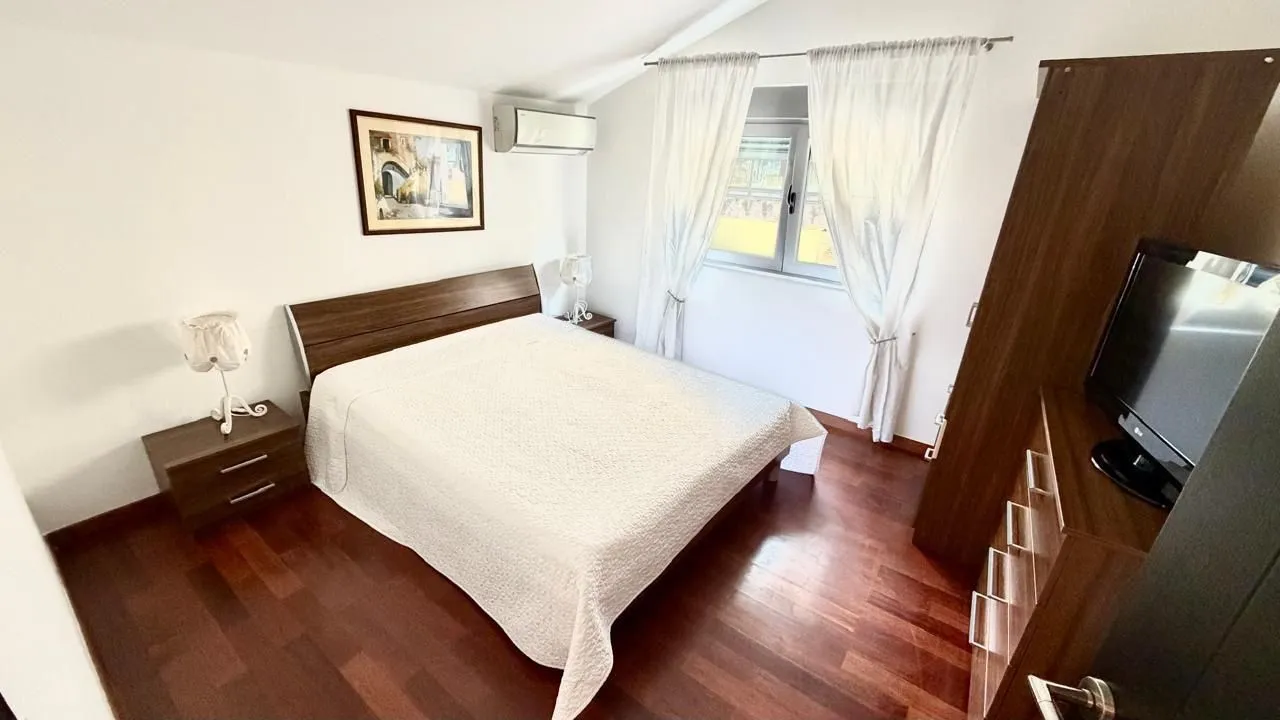 Prodaja, dvosoban stan, 60m², Dobrota, Kotor