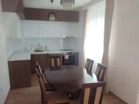 Izdavanje, trosoban stan, 110m², Zagorič, Podgorica