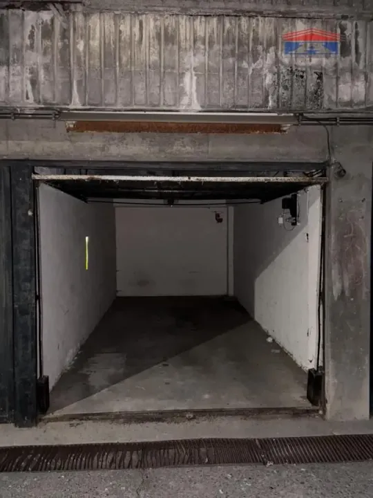 Sale, parking/garage, 13m², Bulevar Oslobodjenja, Novi Sad Sve Podlokacije