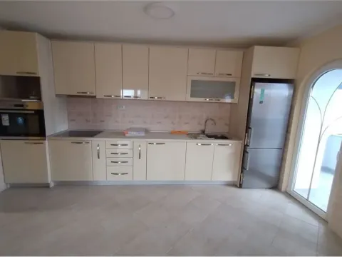 Izdavanje, četvorosoban stan, 179m², Čalije, Niš - image 14