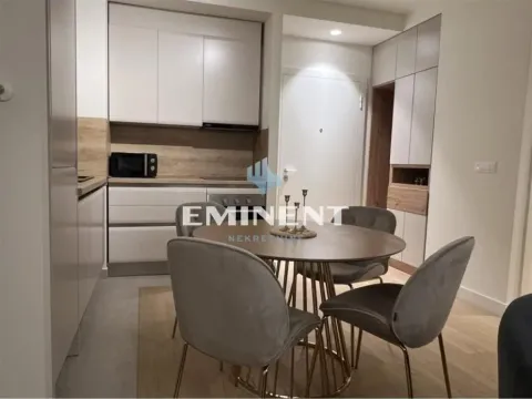 Izdavanje, trosoban stan, 74m², Savski Venac, Beograd - image 4