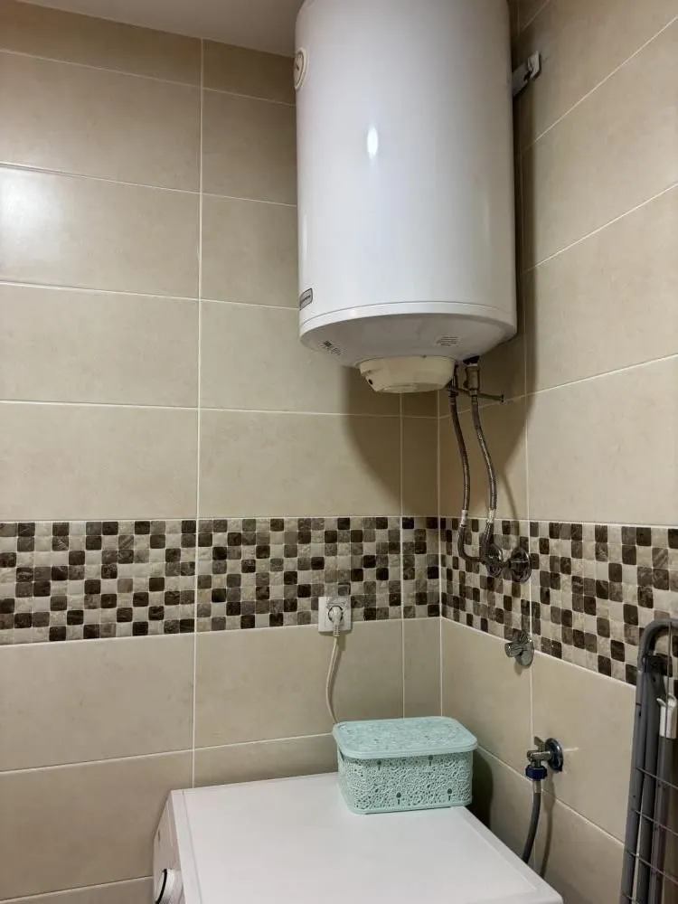 Izdavanje, jednosoban stan, 42m², Altina, Beograd