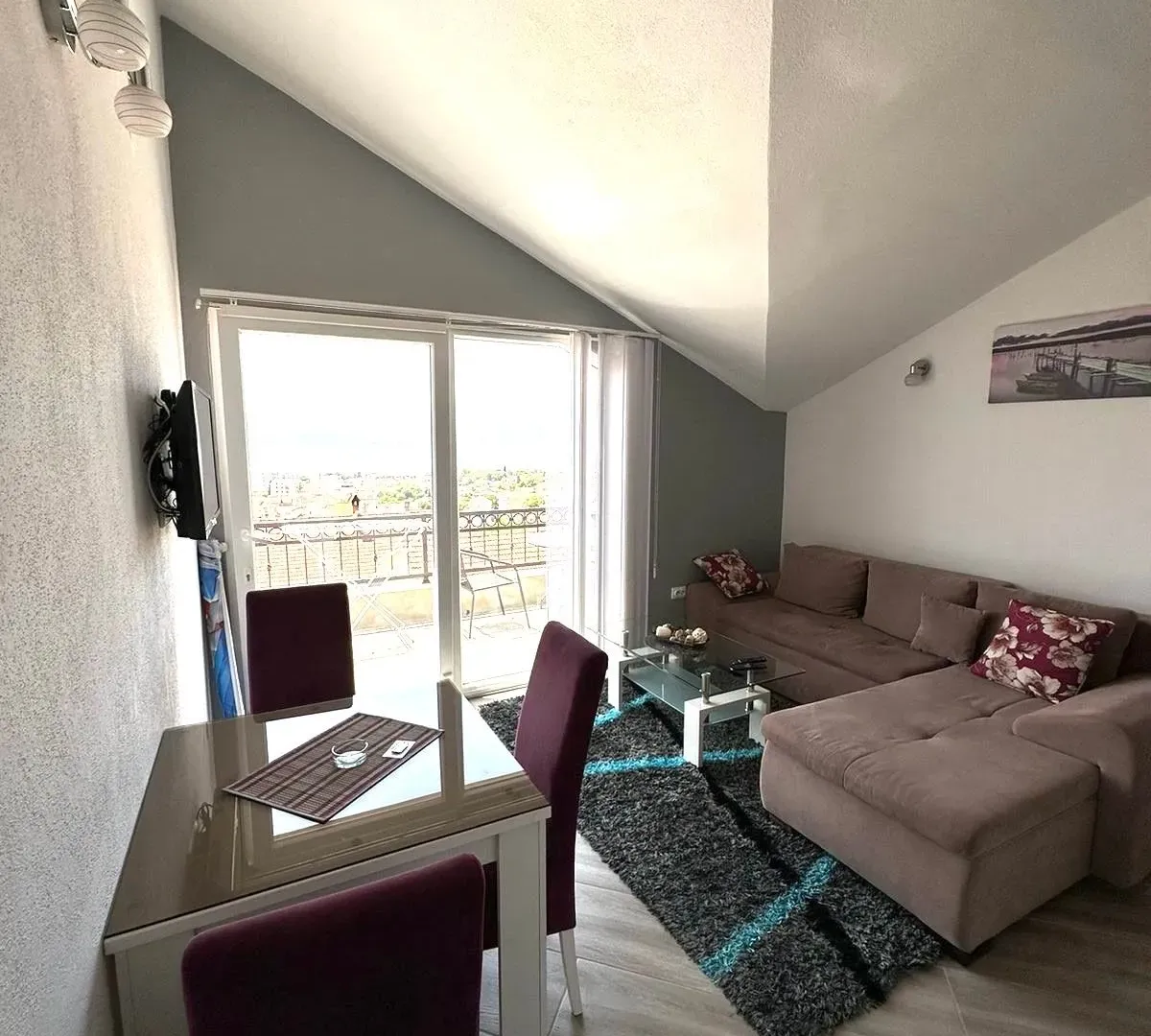 Izdavanje, jednosoban stan, 40m², Mažina, Tivat