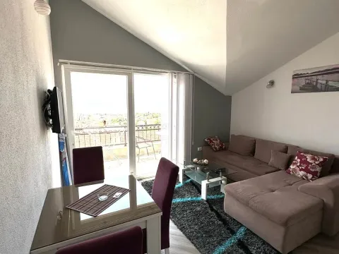 Rent, one bedroom apartment, 40m², Mažina, Tivat - image 3