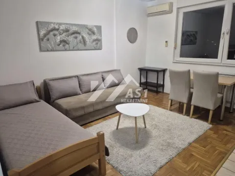 Izdavanje, stan, 27m², Bulevar Evrope, Novi Sad Sve Podlokacije - image 2