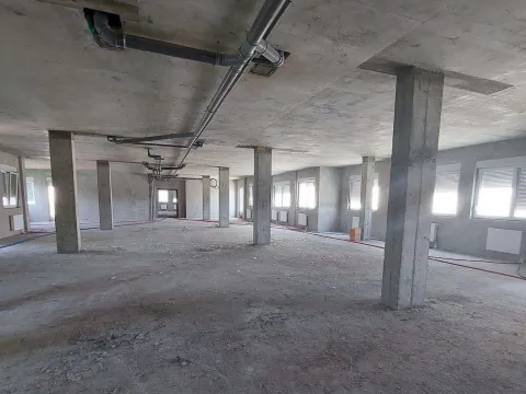Prodaja, poslovni prostor, 668m², Vidovdansko naselje, Novi Sad Sve Podlokacije - image 4