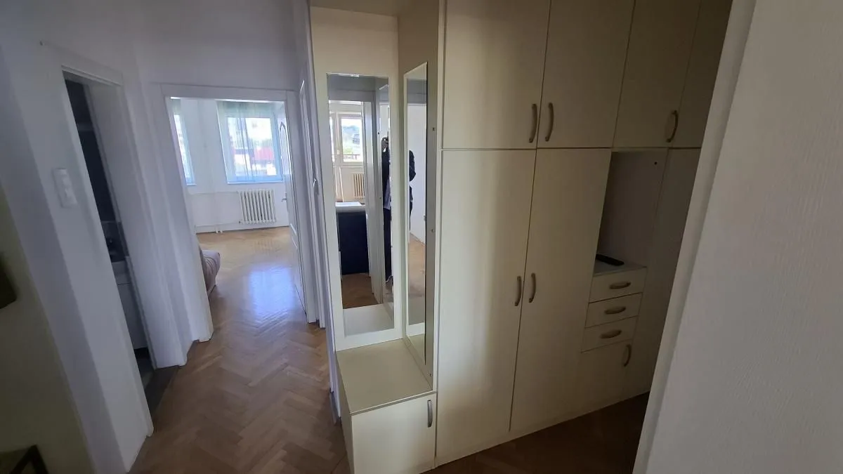 Prodaja, četvorosoban stan, 100m², Centar, Novi Sad