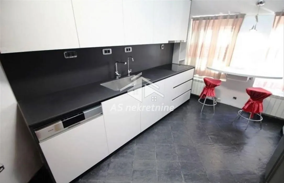 Izdavanje, stan, 220m², Savski Venac, Beograd