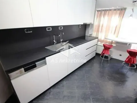 Izdavanje, stan, 220m², Senjak, Beograd - image 9