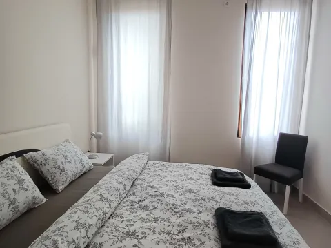 Rent, one bedroom apartment, 45m², Lepetani, Tivat - image 5