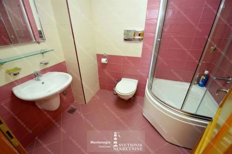 Prodaja, dvosoban stan, 72m², Đenovići, Herceg Novi