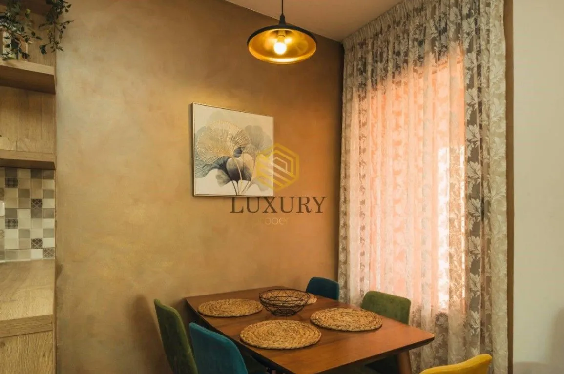 Izdavanje, dvosoban stan, 67m², Blok 9, Podgorica