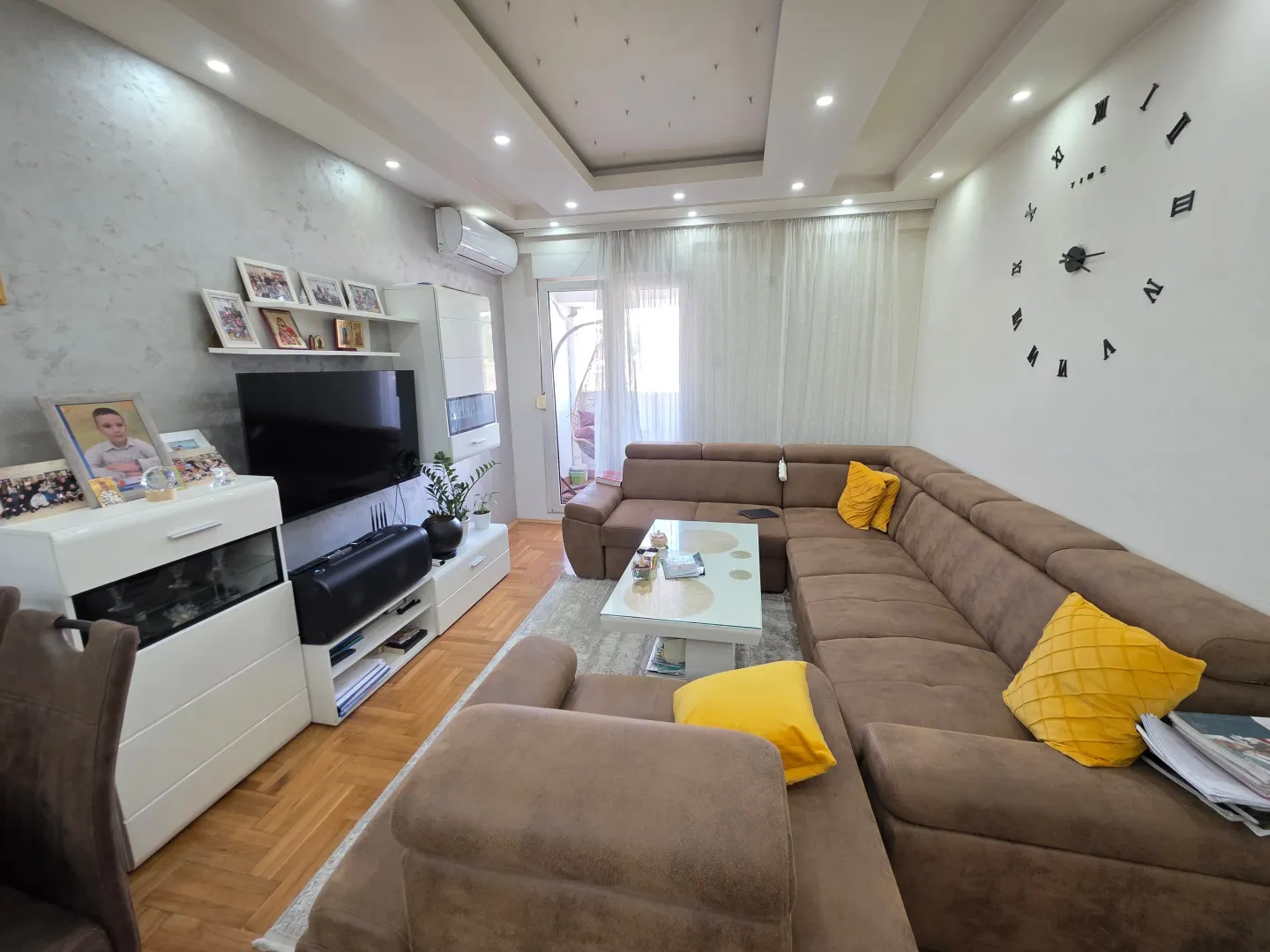 Prodaja, dvosoban stan, 83m², Krivi Most, Podgorica