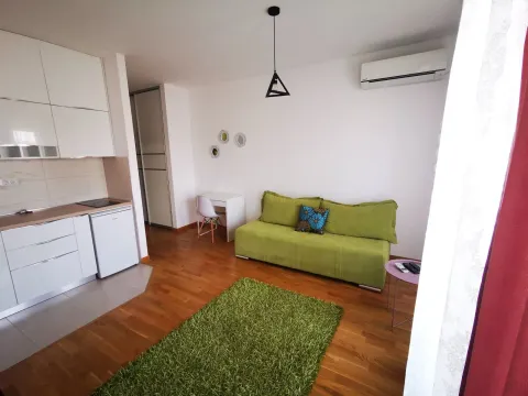 Izdavanje, garsonjera, 30m², City Kvart, Podgorica - image 4