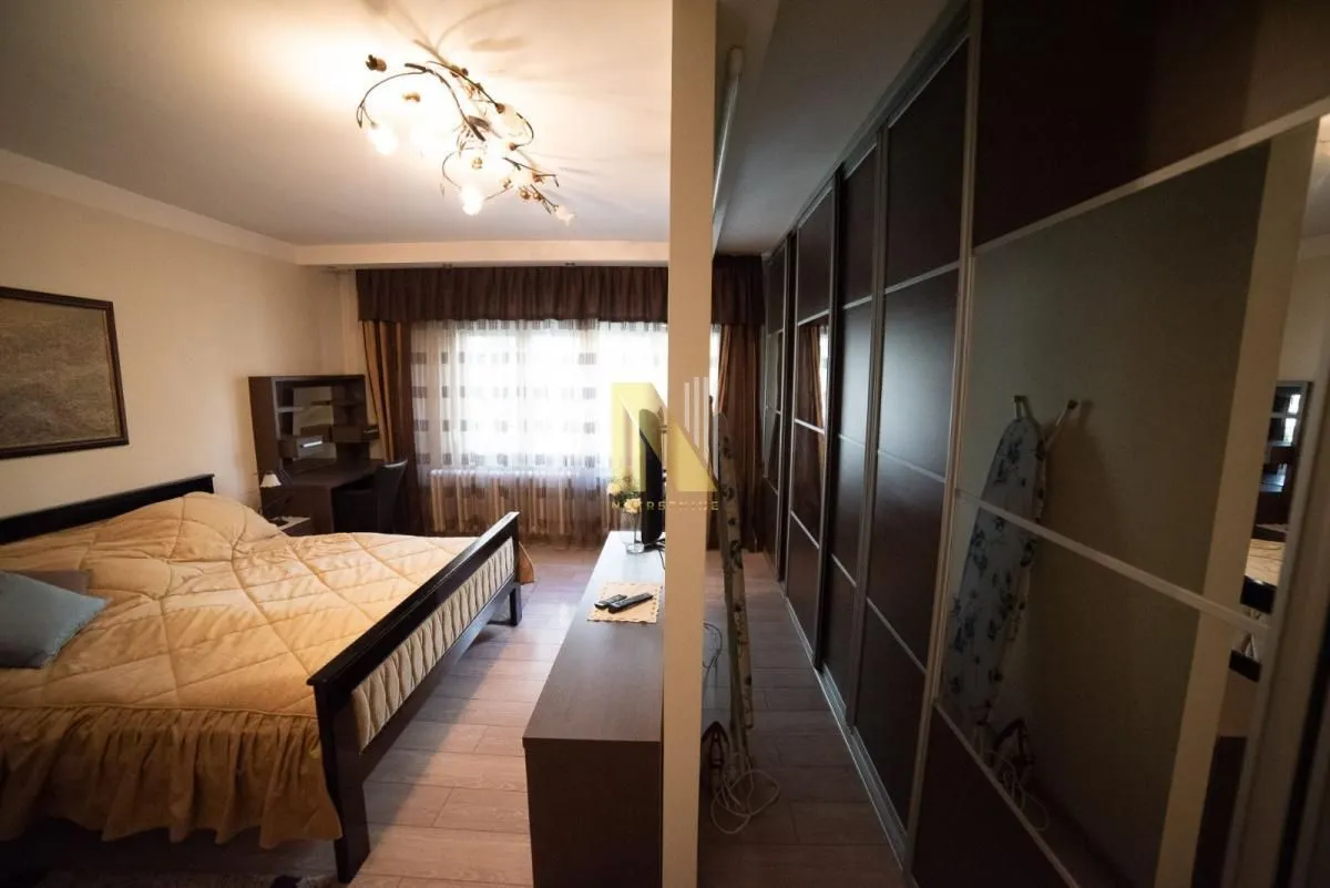 Prodaja, četvorosoban stan, 105m², Centar, Novi Sad