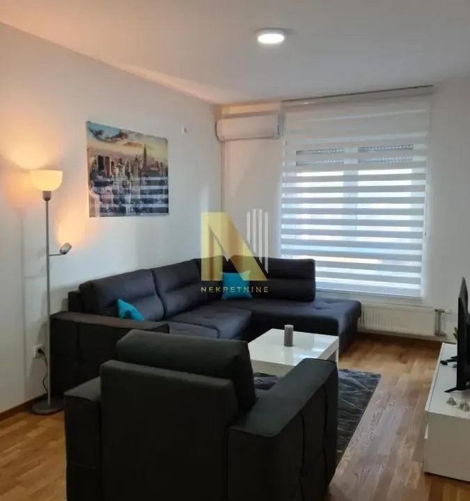Izdavanje, dvosoban stan, 45m², Bulevar Evrope, Novi Sad Sve Podlokacije