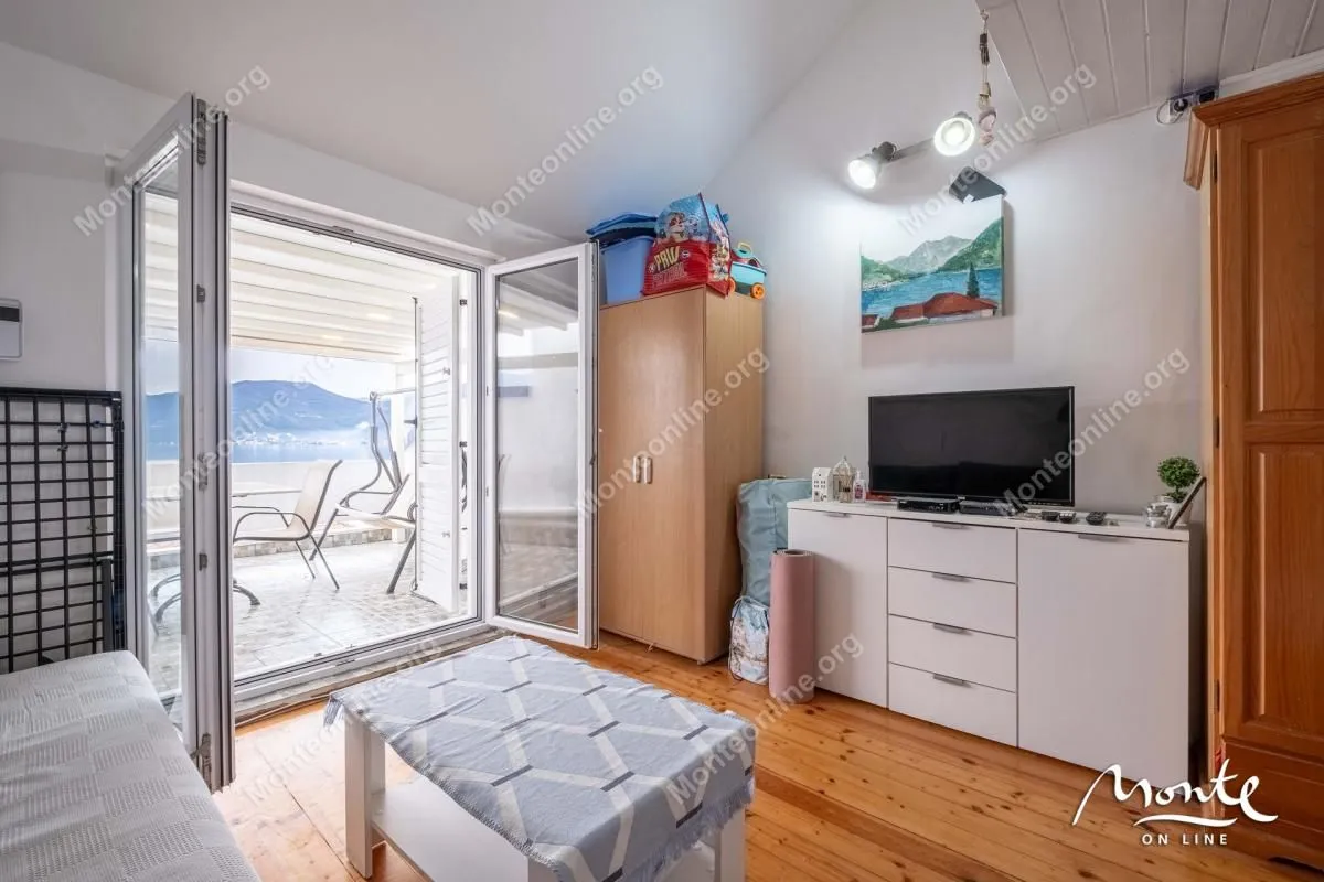 Prodaja, dvosoban stan, 55m², Krašići, Tivat