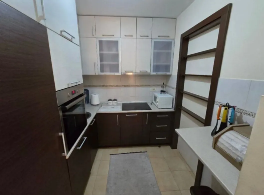 Izdavanje, dvosoban stan, 70m², Stari Aerodrom, Podgorica