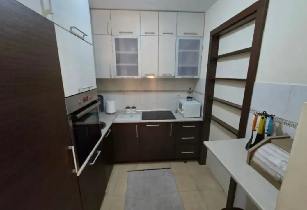 Izdavanje, dvosoban stan, 70m², Stari Aerodrom, Podgorica